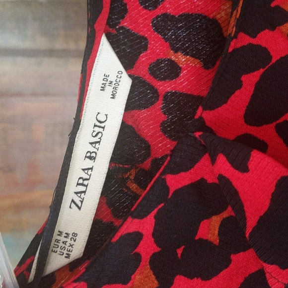 Zara Basic Black and Red Leopard Print Blouse w/ Draped Sleeves - Women's Medium - Picture 5 of 8